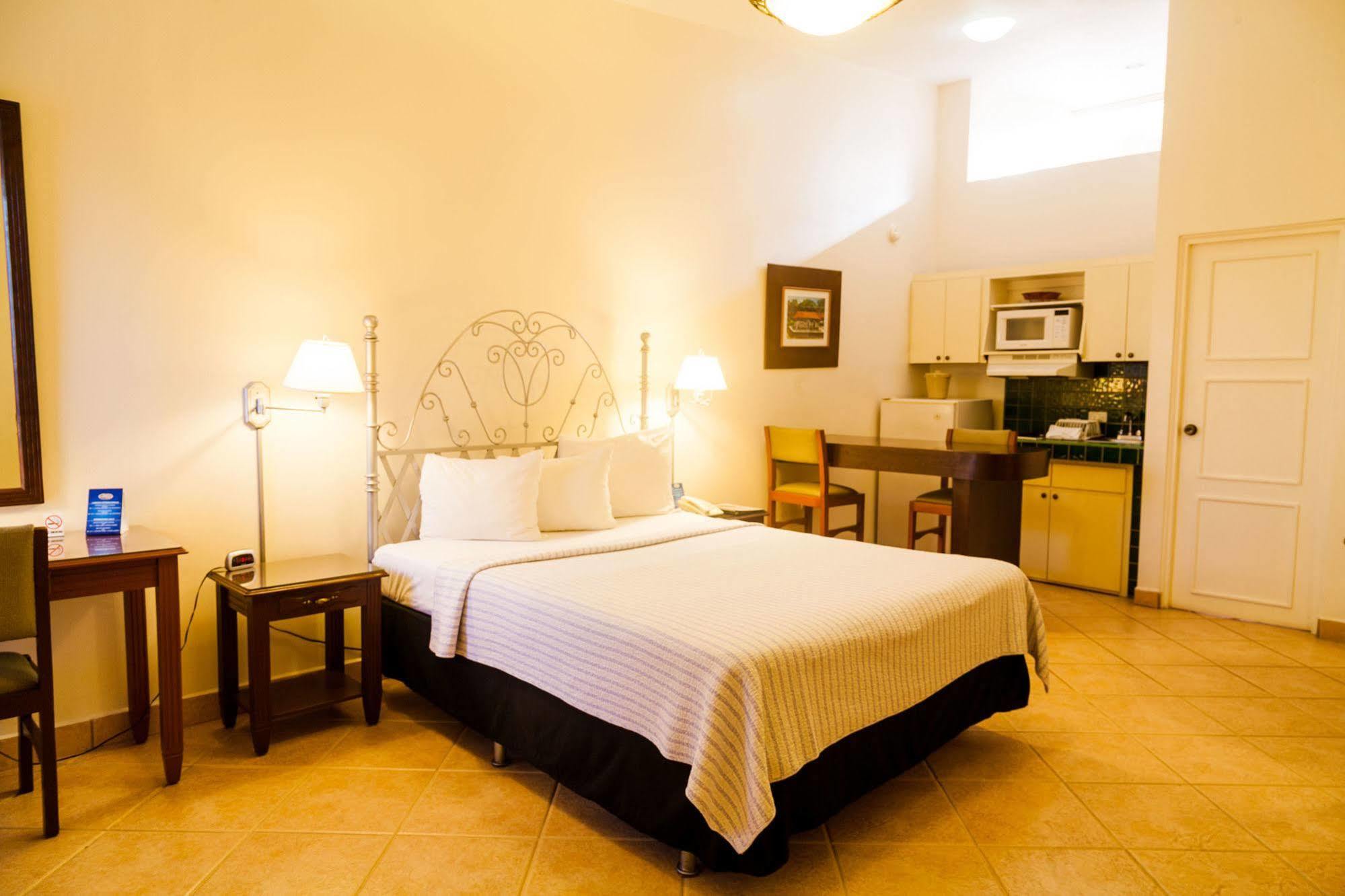 Hotel El Almendro ماناجوا المظهر الخارجي الصورة